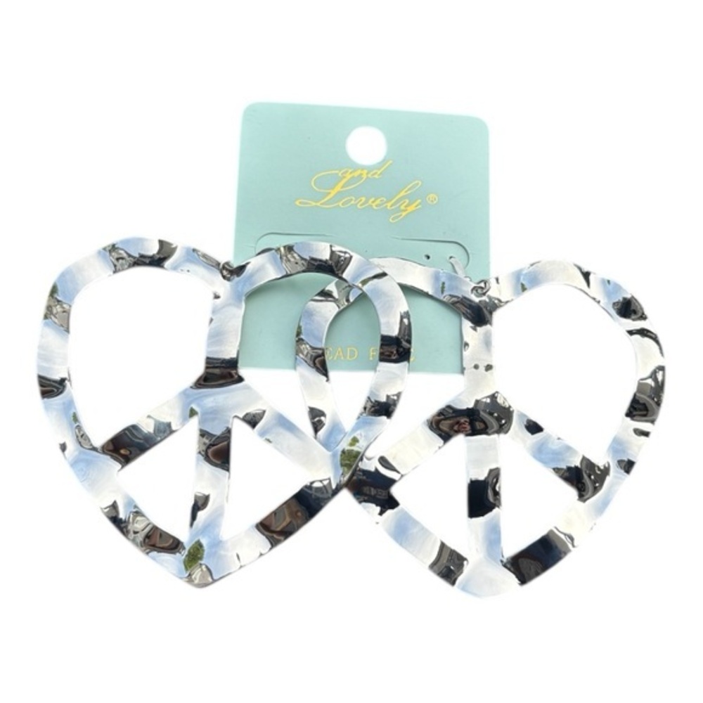 5/$25 And Lovely Heart-Shaped Peace Sign Silver Corrugated Metal Earrings
